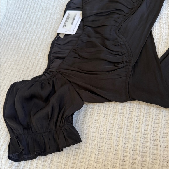 Elegant Black Satin Crop Top - Picture 5 of 5